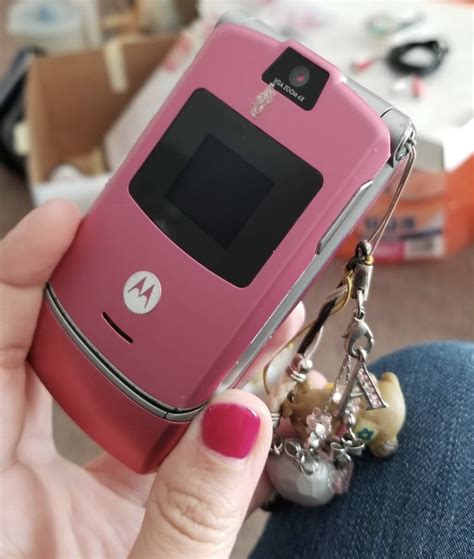 Wallet Phone Case. . Cute flip phones